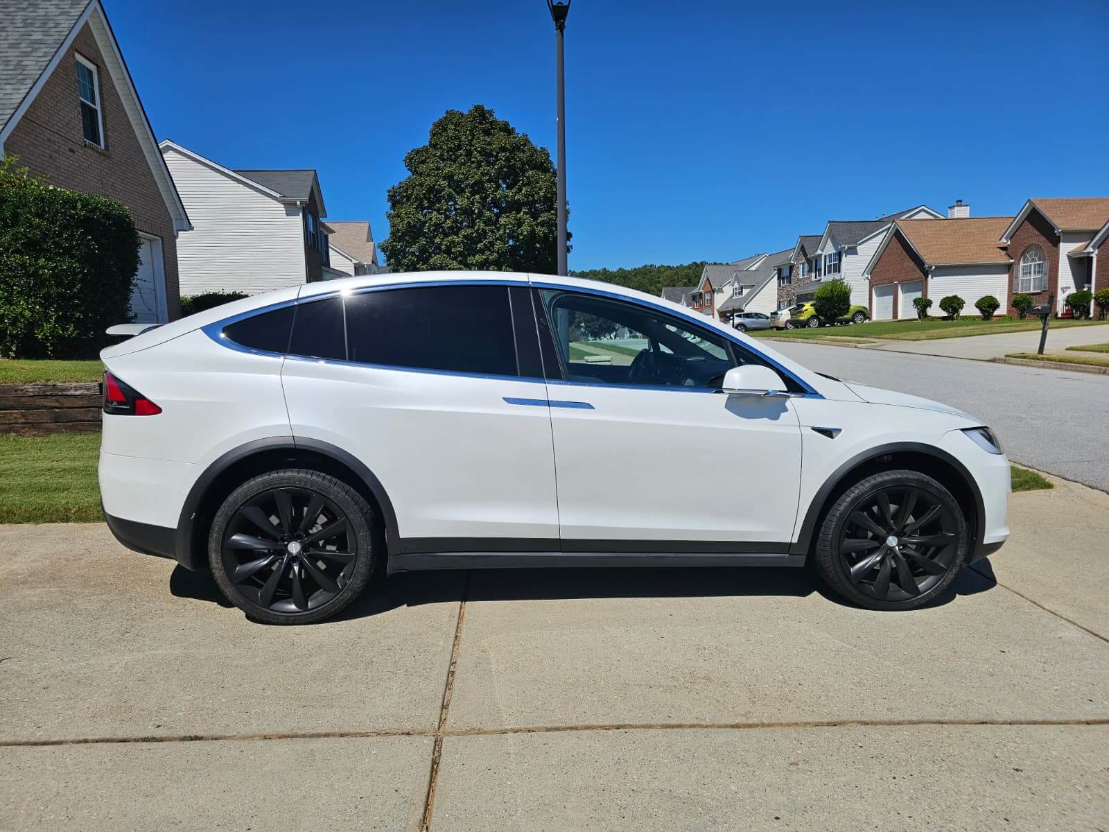 2020 Tesla Model X photo 1